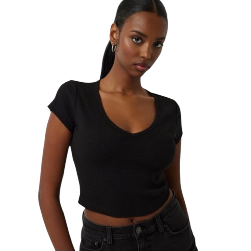 Ardene Ultra Crop V-Neck Black T-Shirt